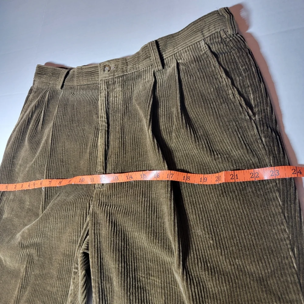 Haggar Corduroy Pleated Straight Leg Pants Mens Size 38‎ (38x30) Brown